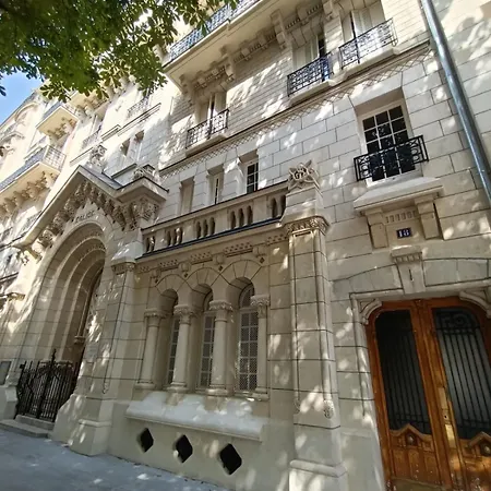 Old In The Gobelins District Paris
