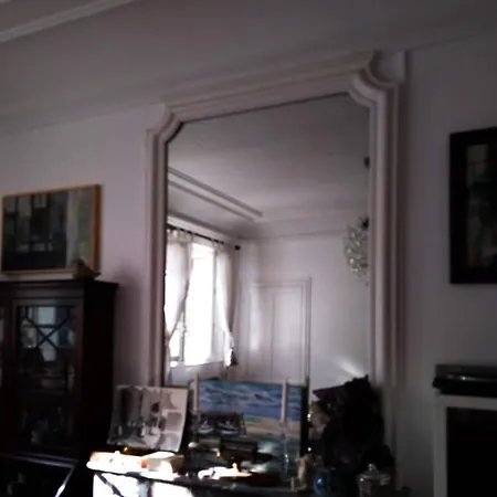 Daire Old In The Gobelins District *